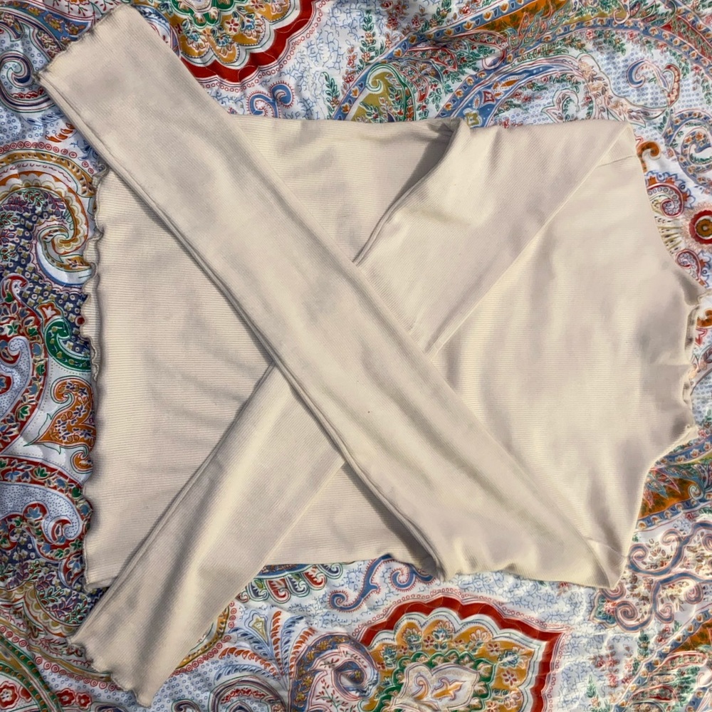 BEIGE TURTLE NECK!! FOREVER21